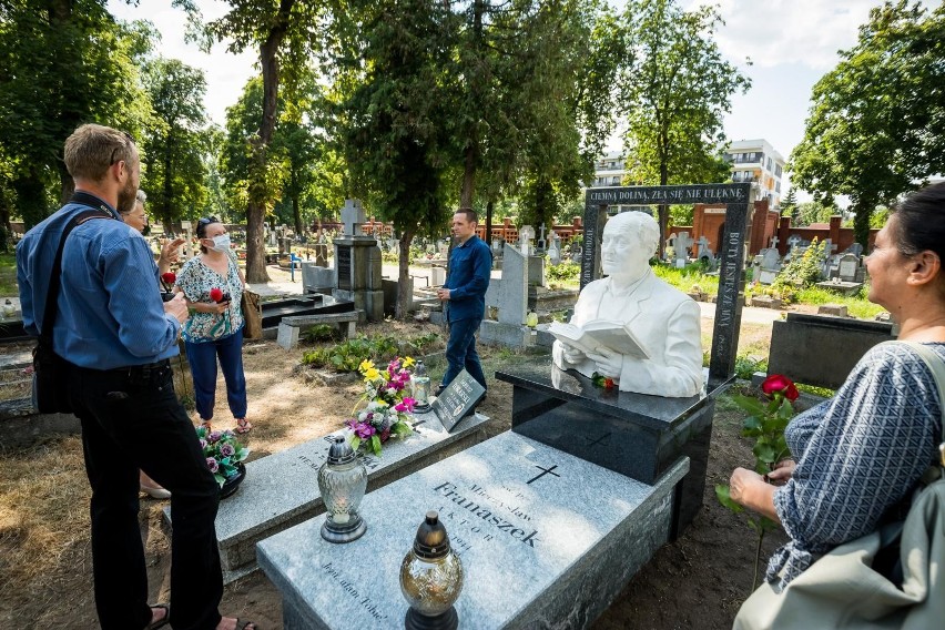 Odsłonięcia dokonał Gracjan Kaja, autor rzeźby. Podczas...