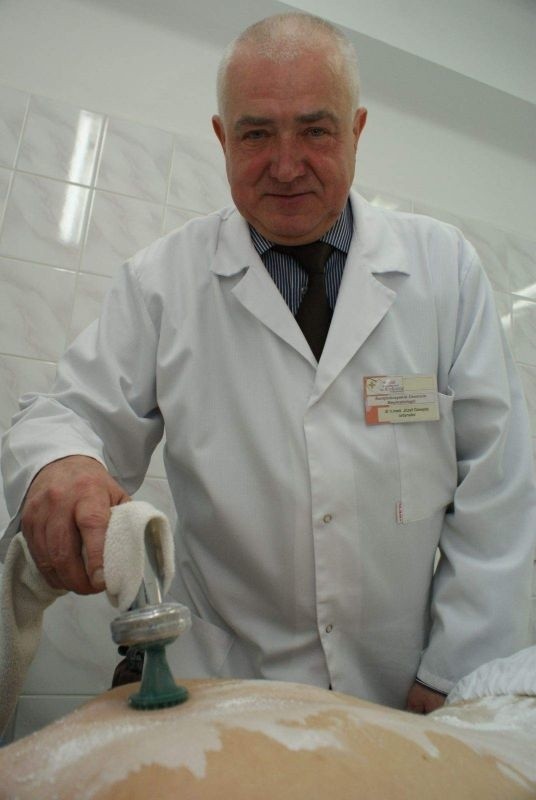 Doktor Józef Gawęda zdobył drugie miejsce w województwie i pierwsze w powiecie koneckim w plebiscycie "Echa Dnia&#8221; na najpopularniejszego lekarza 2009 roku.