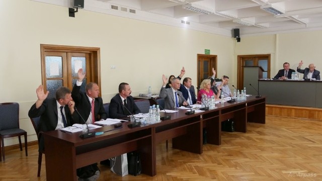 Temat 8 milionów złotych kredytu zdominował obrady 45. sesji rady miejskiej w Kozienicach.