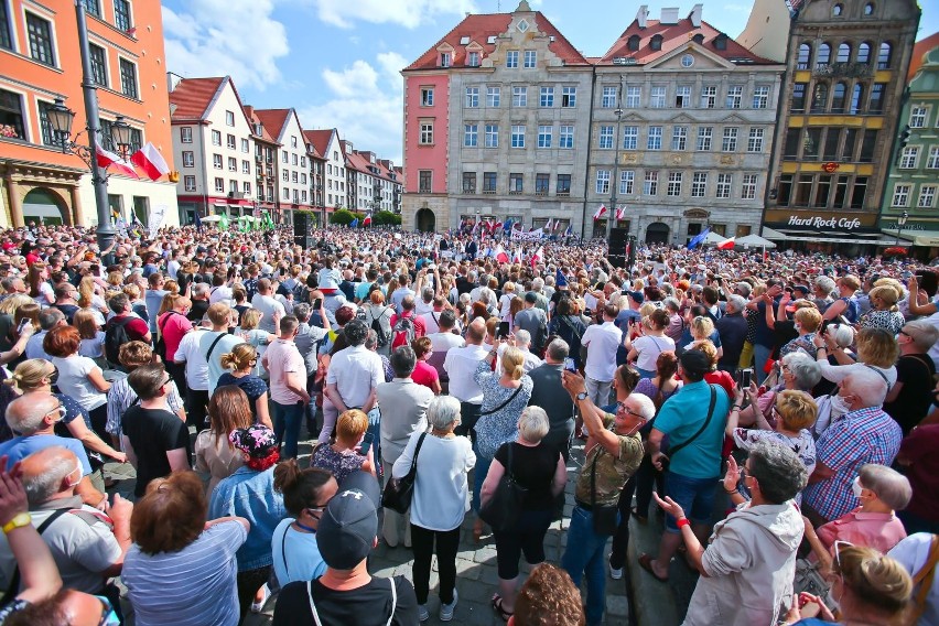 Taki tłum pojawił się w niedzielę na Rynku we Wrocławiu...