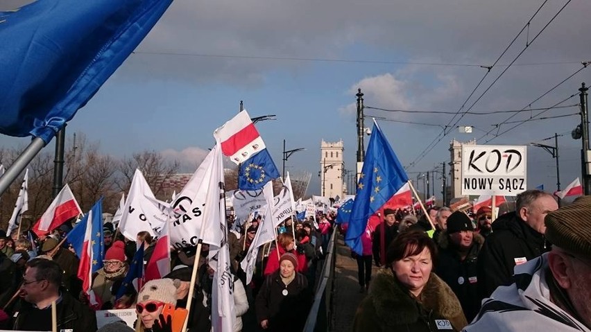 Marsz Komitetu Obrony Demokracji pod hasłem My Naród. W...