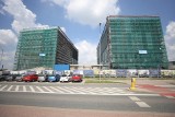 ECO City Katowice powstaje przy ulicy Konduktorskiej. Nowoczesny kompleks biurowców, w którym stawia się na oszczędność energii