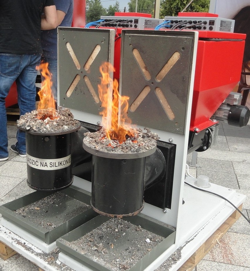 Kontrola palenisk, mandaty, kary, ale i pieniądze na wymianę pieców. Gmina Zielonki walczy ze smogiem