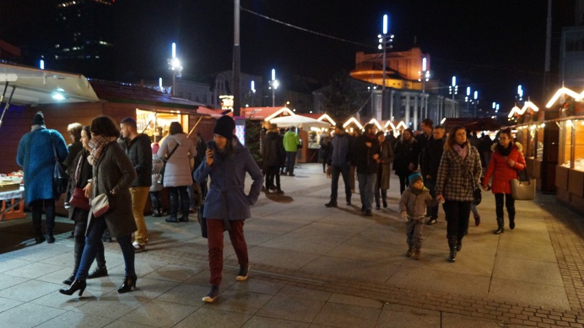 Jarmark świąteczny w Katowicach tętni życiem