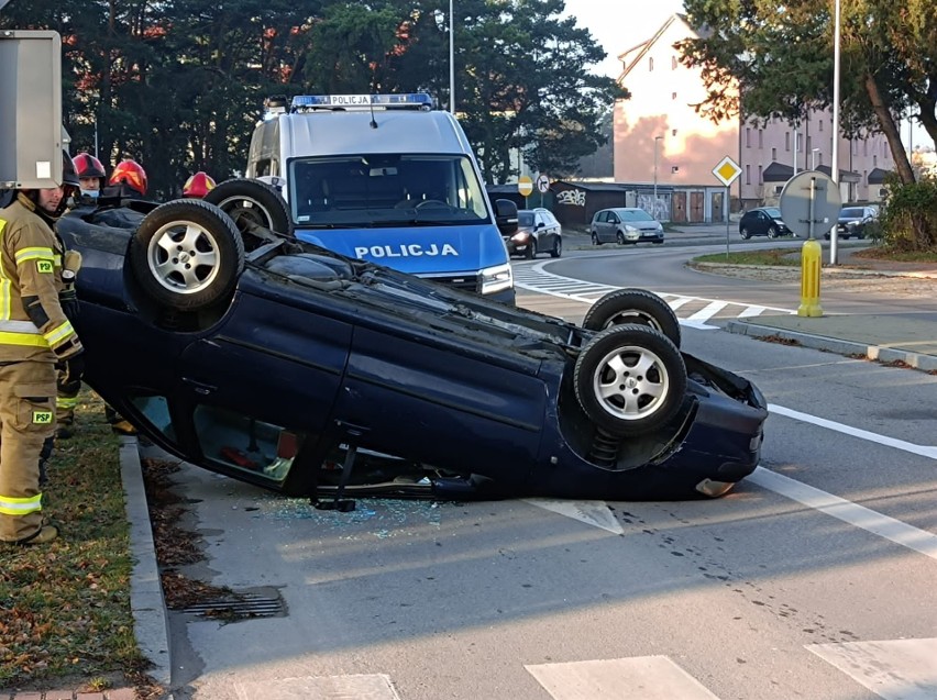 Ostrołęka. Wypadek na ulicy Korczaka, 10.11.2021. Zdjęcia