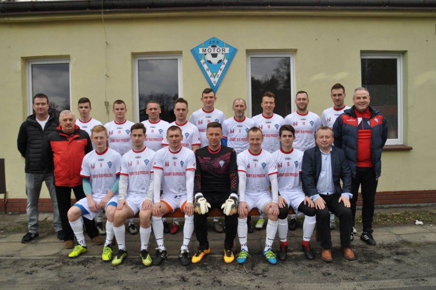Budowlani Strojec - Polonia Domaszowice 4-1, Kuniów - Widawa...