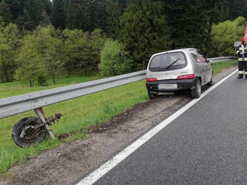 Wypadek Mochnaczka Wyżna. Zderzenie dwóch samochodów osobowych