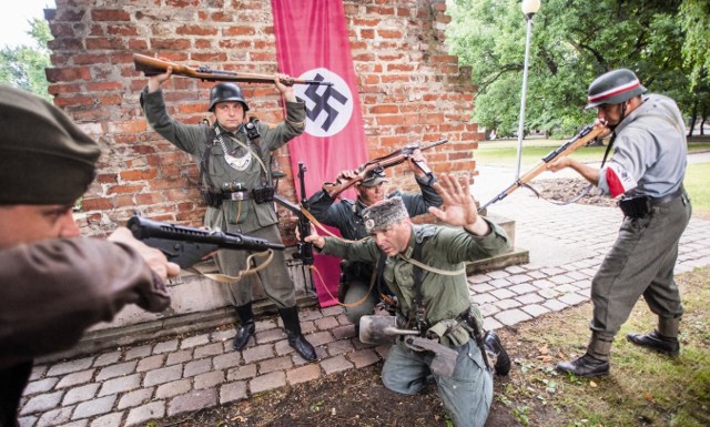 W parku Powstańców Warszawskich wolontariusze odtworzą sceny walki o stolicę. 