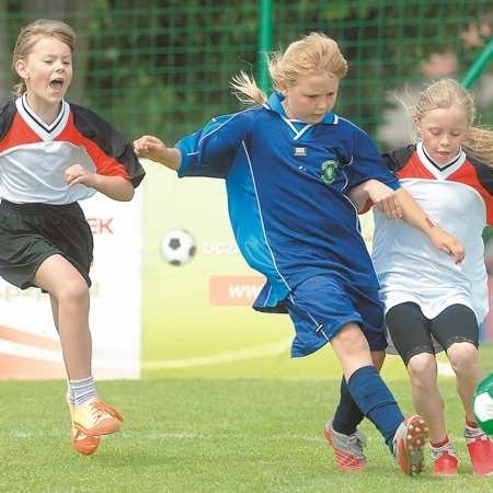 Rywalki z Gorzowa były szybsze i lepsze techniczne. Ale reprezentantki podstawówki w Słonem ambicją nie ustępowały rywalkom.