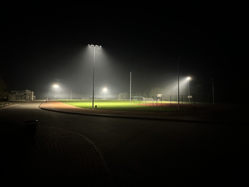 Nowe oświetlenie na stadionie w Działoszycach.