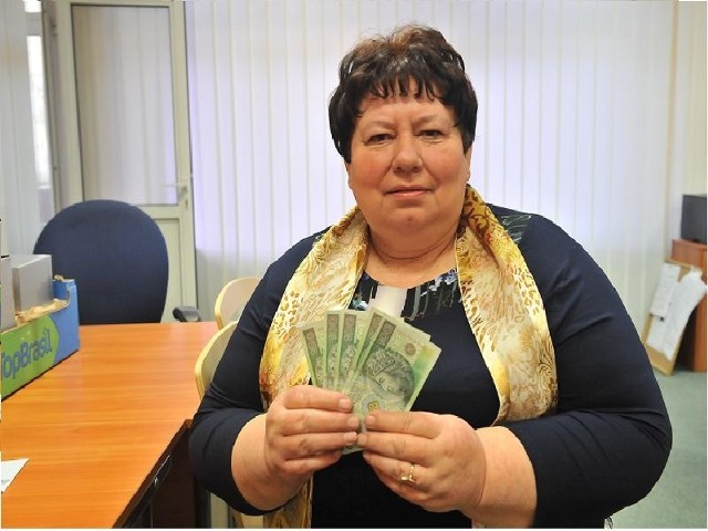 Pani Halina w głównym losowaniu nagród loterii "Mieszkanie za czytanie" wygrała 500 zł