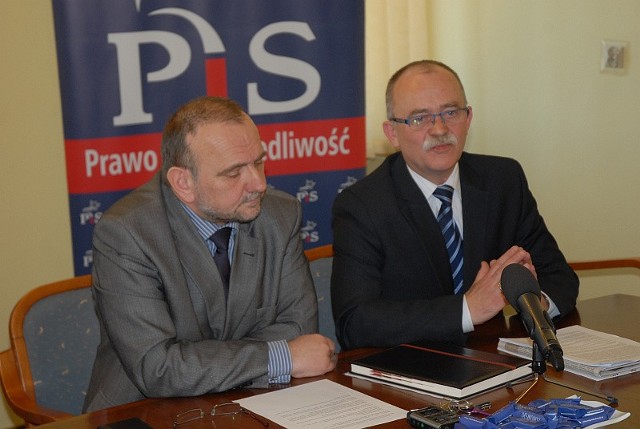 Radni powiatowi Mirosław Strzęciwilk i Marek Rychlik poinformowali na konferencji prasowej, że mają wiedzę o "szpiegu&#8221; w szpitalu