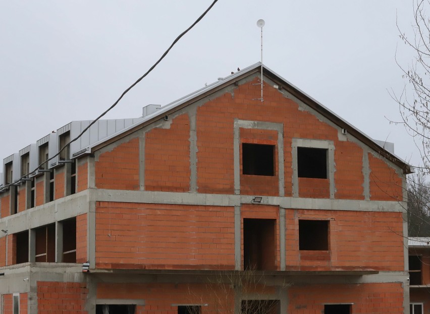 Na budowie Domu Hospicyjnego w Sołtykowie panuje zastój. Nie wiadomo kiedy budowa będzie dokończona