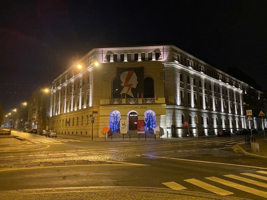 Symbole Strajku Kobiet znów pojawiły się na ulicach...