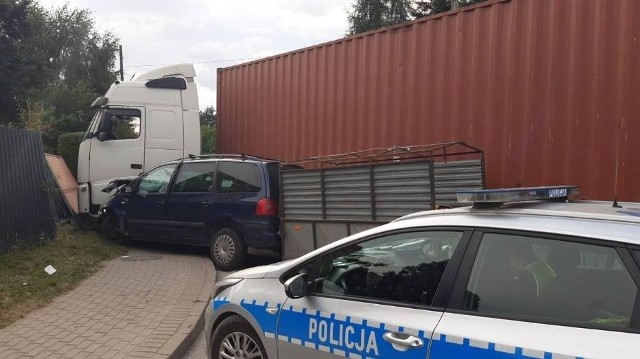Ciężarówka nie ustąpiła pierwszeństwa przejazdu i na Sucharskiego w Radomsku doszło do wypadku