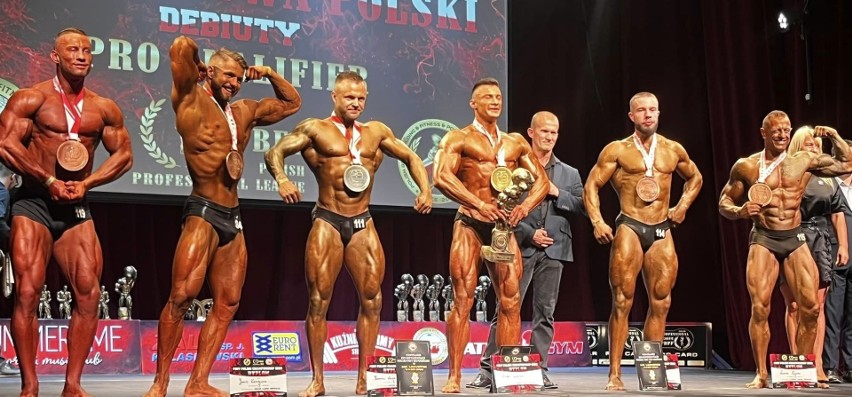 Kamil Wojtyna (trzeci od prawej) zdobył 3 złote medale na...