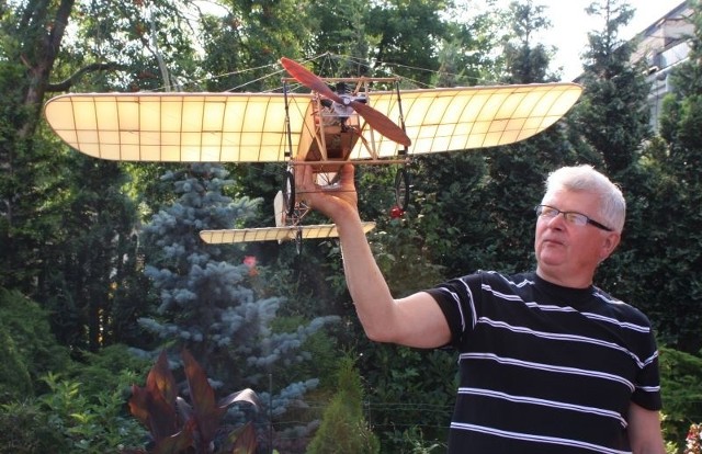 Na stworzenie tego samolotu Władysław Herbuś poświęcił 600 godzin.