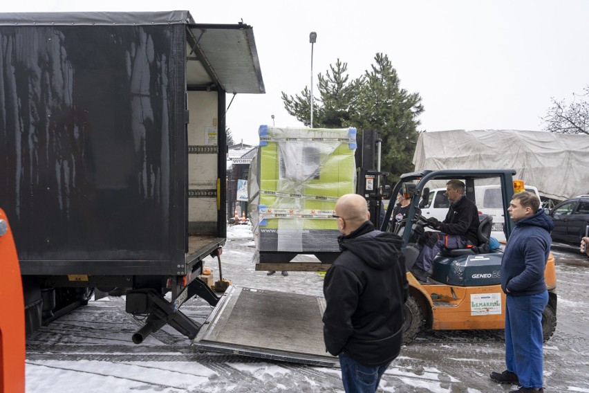 Transport humanitarny wysłany z Zabrza na Ukrainę. Zobacz...