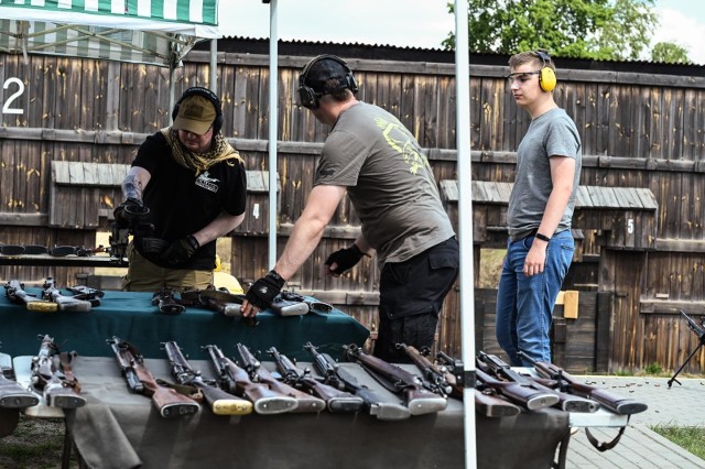 W niedzielę, 25 czerwca, odbył się kolejny piknik strzelecki Bydgoskiego Towarzystwa Strzeleckiego "Kaliber". Uczestnicy mieli okazję skorzystać także z nowych rewolwerów w zasobach BTS, takich jak: Taurus Raging Hunter kal. .454 Casull, Taurus Raging Hunter kal. .44 Magnum czy Taurus Tracker kal. 44 Magnum.
