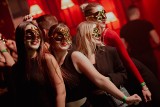 Piękne studentki w złotych maskach królowały w MASKA Incognito Club. Byłeś? Znajdź się na zdjęciach