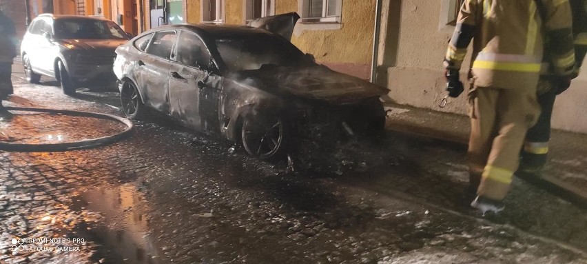 Pożar auta w Karlinie przy ul. Jana Pawła II
