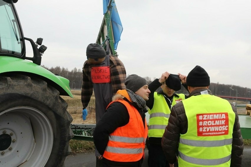 Trwa strajk rolników. Ostatnia blokada dróg w województwie...