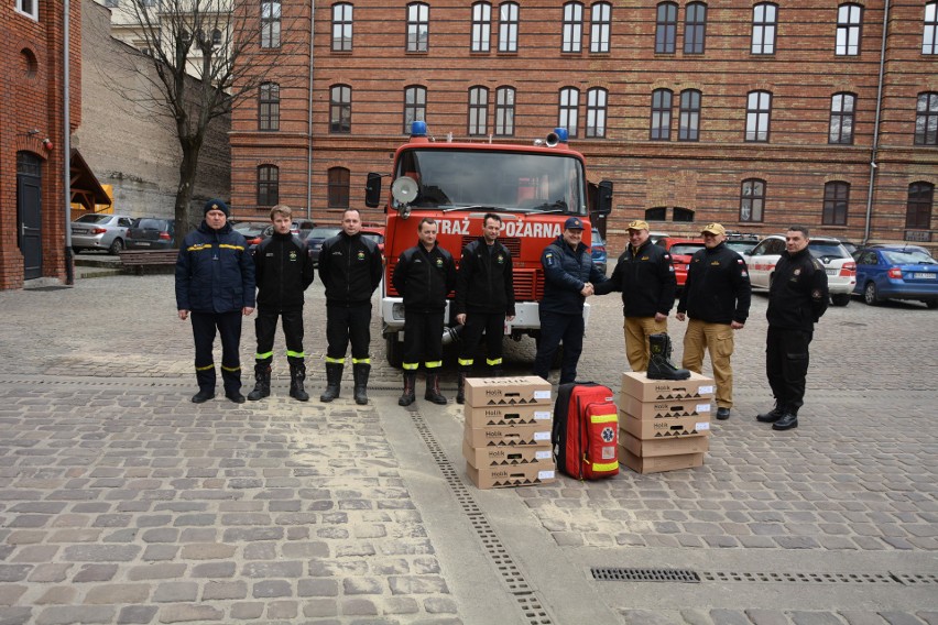 OSP Kopanka przekazała pojazd ratowniczo - gaśniczy...