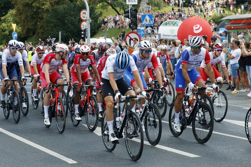 Centymetry decydowały o zwycięstwie na mecie 1. etapu 78. Tour de Pologne. Najszybszy w Chełmie był Niemiec Phil Bauhaus