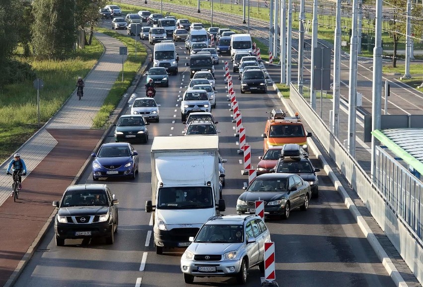 Komunikacja miejska i korki w Szczecinie: Autobusy opóźnione, tramwaje punktualne 