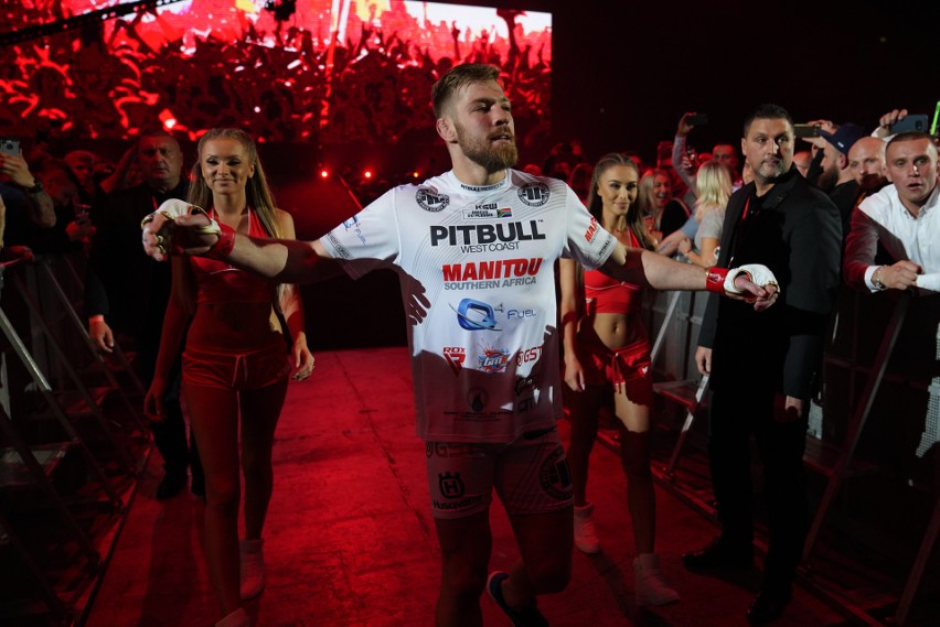 KSW 45. Michał Materla powalczy o pas wagi średniej, tytuł w ciężkiej nie dla Karola Bedorfa