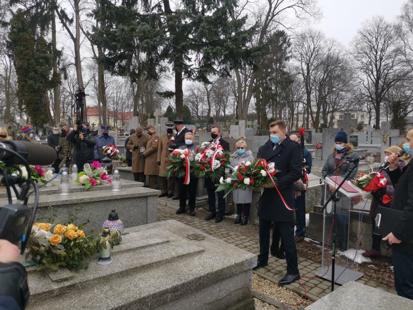 Obchody Dnia Żołnierzy Wyklętych  w Sandomierzu. Apel pamięci i uroczystość na Cmentarzu Katedralnym [DUŻO ZDJĘĆ]