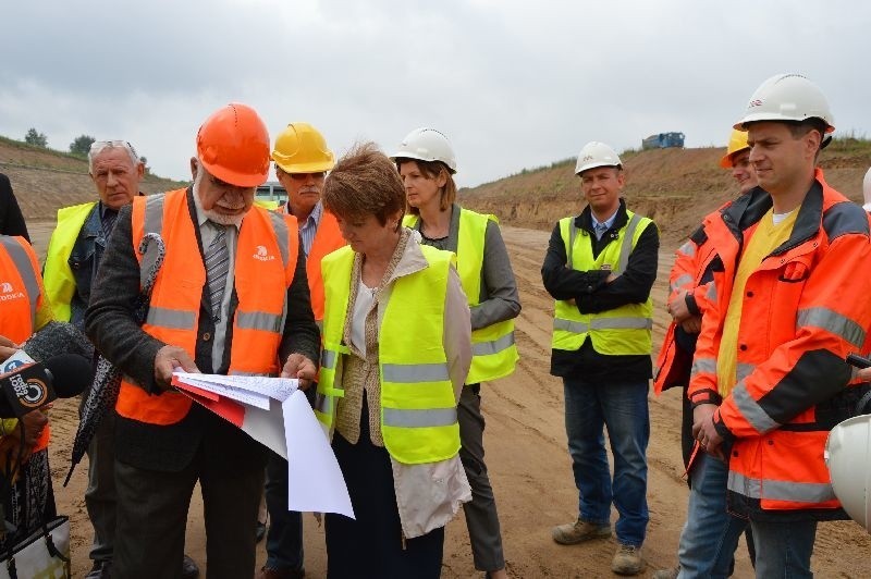 Maria Wasiak zapoznała się z planami budowy autostrady.