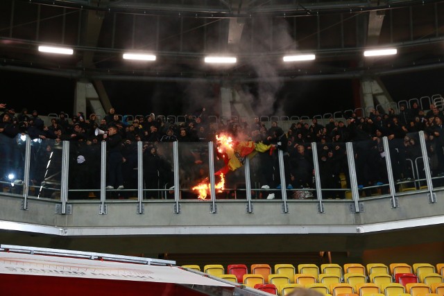 Jagiellonia Białystok - Legia Warszawa. Komisja Ligi ukarała Jagę za niewłaściwą organizację zawodów.