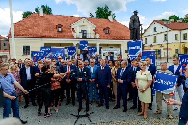 Kandydat Prawa i Sprawiedliwości do Parlamentu Europejskiego Krzysztof Jurgiel podsumował w czwartek (23.05), w centrum Białegostoku, swoją kampanię wyborczą