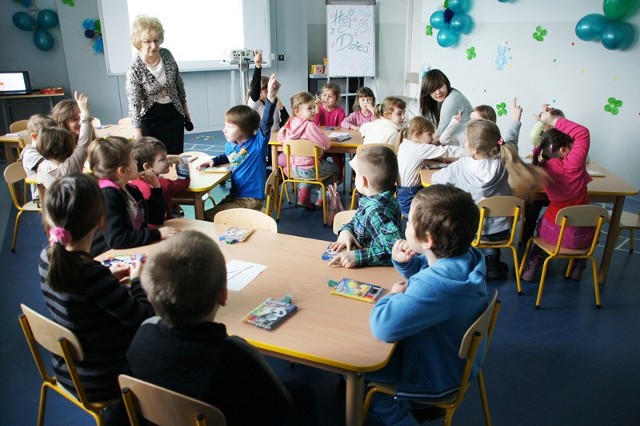 Sześciolatki w szkołach: Ustawa dalej budzi kontrowersje