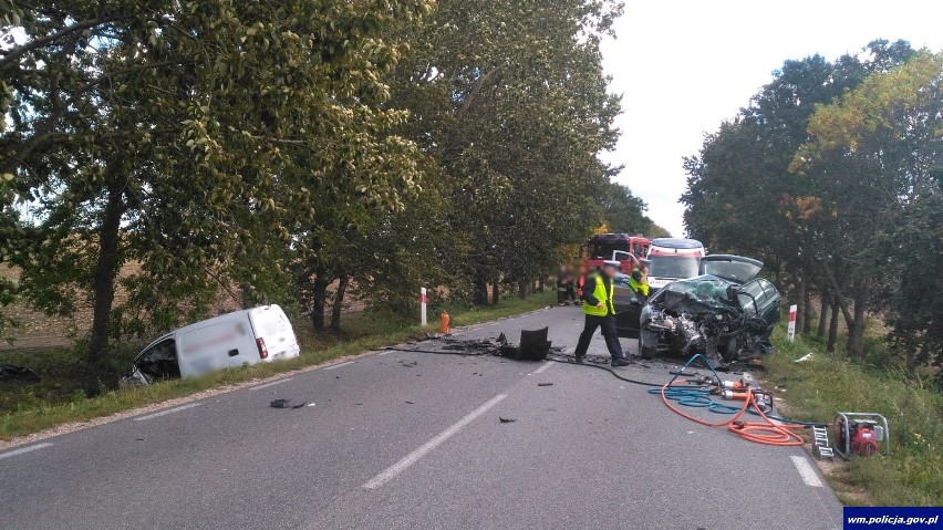 Mrągowo: koszmarny wypadek podczas wyprzedzania. Czołowe...