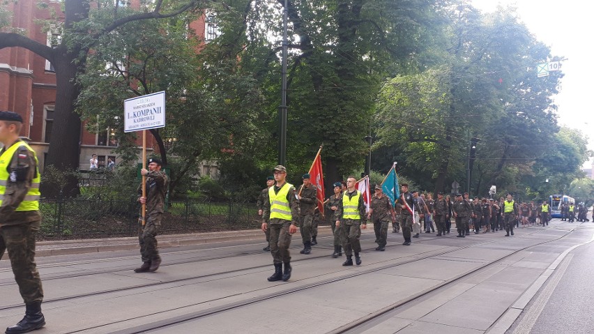 Kraków. Wymarsz Kadrówki, nowe odznaczenie państwowe i...