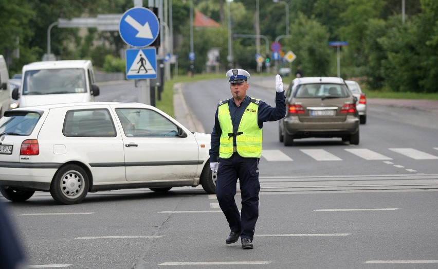 Wybrano najlepszych policjantów ruchu drogowego w Łódzkiem [ZDJĘCIA+FILM]