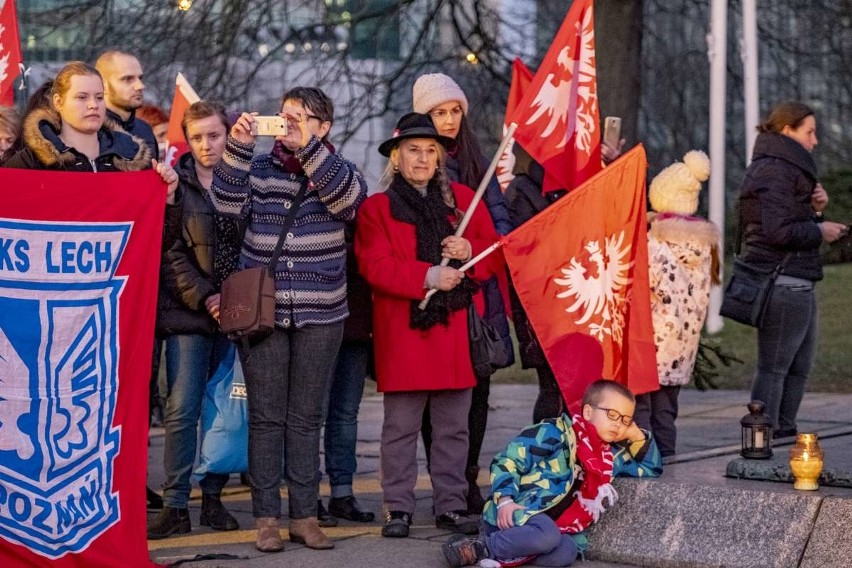 Kilkaset osób wzięło udział w Marszu Zwycięstwa, który w...