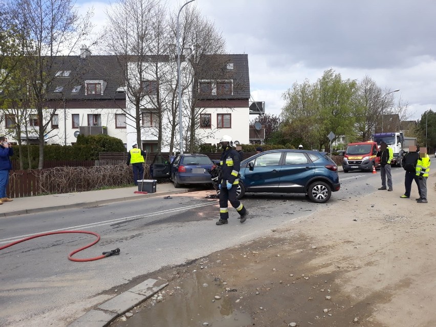 Wypadek w Smolcu pod Wrocławiem. Jedna osoba została ranna (ZDJĘCIA)