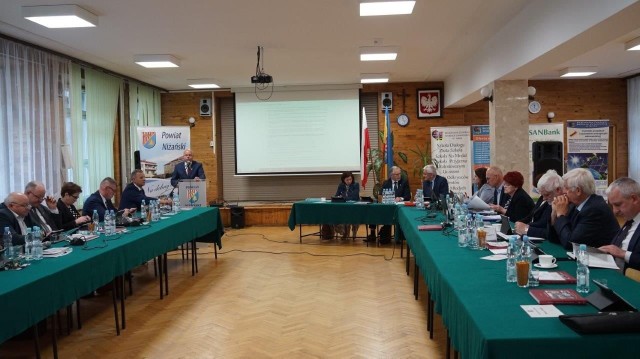 Sesja absolutoryjna radnych powiatu niżańskiego