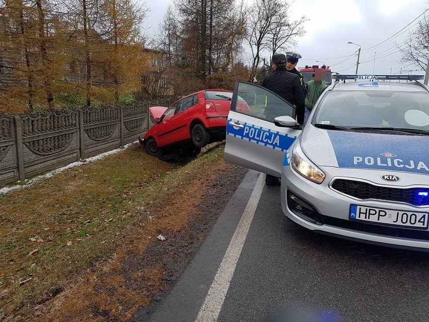 Wypadek w Jastrzębiu: Samochód w rowie, jedna osoba ranna