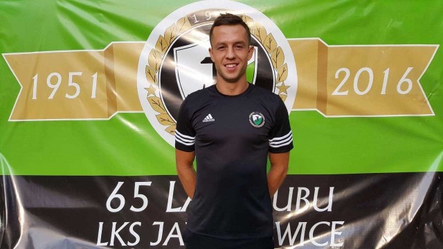 Adrian Korczyk, piłkarz LKS Jawiszowice, napastnik lidera klasy okręgowej. Jesień zakończył z 17 golami. Prowadzi jako lider seniorów w całym województwie.