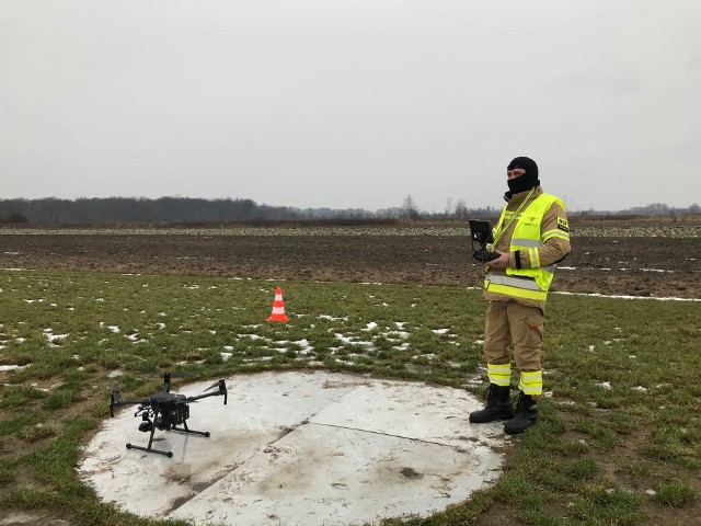 Dwaj strażacy z Ochotniczej Straży Pożarnej w Borkowicach: Robert Siudek oraz Mateusz Zawadzki brali udział w szkoleniu Search and Rescue („poszukiwanie i ratunek”). Było to pierwsze w tym roku szkolenie strażaków ochotników, którego zadaniem było wykorzystanie drona do technik ratowniczych i zarządzania kryzysowego. Druhowie mogli nauczyć się, jak używać kamery termowizyjnej, czy innej kamery z 30 krotnym zoomem optycznym, albo drona z głośnikiem.Szkolenie składało się z dwóch części: teoretycznej oraz praktycznej. Część teoretyczna obejmowała między innymi: zasady działania kamery termowizyjnej; taktyka operacyjna; analiza przykładowych obrazów z kamery termowizyjnej; techniki poszukiwania ludzi. W części praktycznej druhowie nauczyli się, jak poszukiwać zaginionych z wykorzystaniem kamery termowizyjnej.