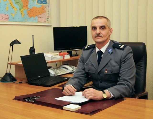 Pochodzący z Kielc podinspektor Sławomir Sędybył opuszcza dzisiaj swój gabinet we Włoszczowie, w którym przepracował przeszło 2,5 roku.