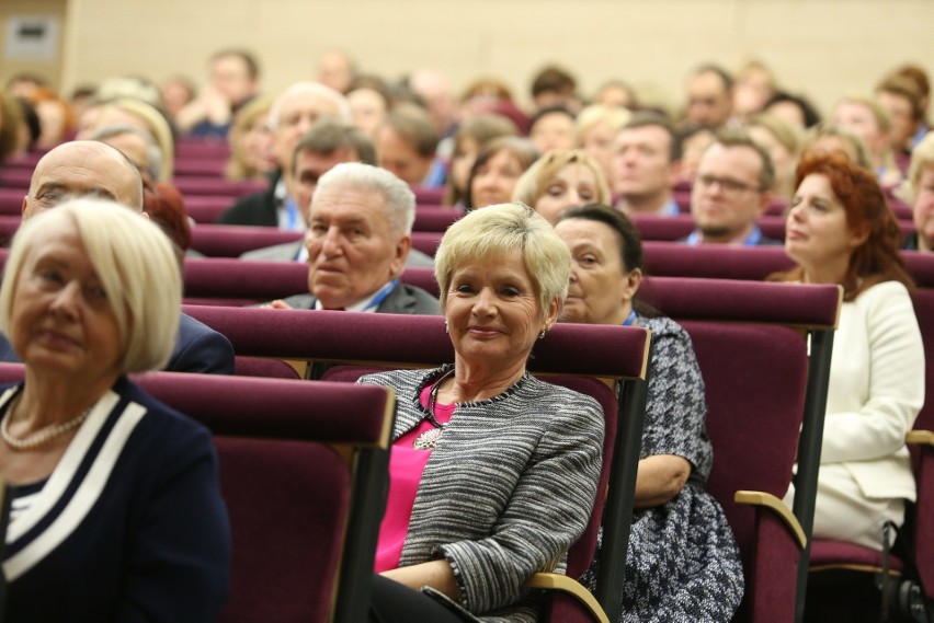 Sosnowiec: Wydział Farmaceutyczny ŚUM ma 45 lat ZDJĘCIA