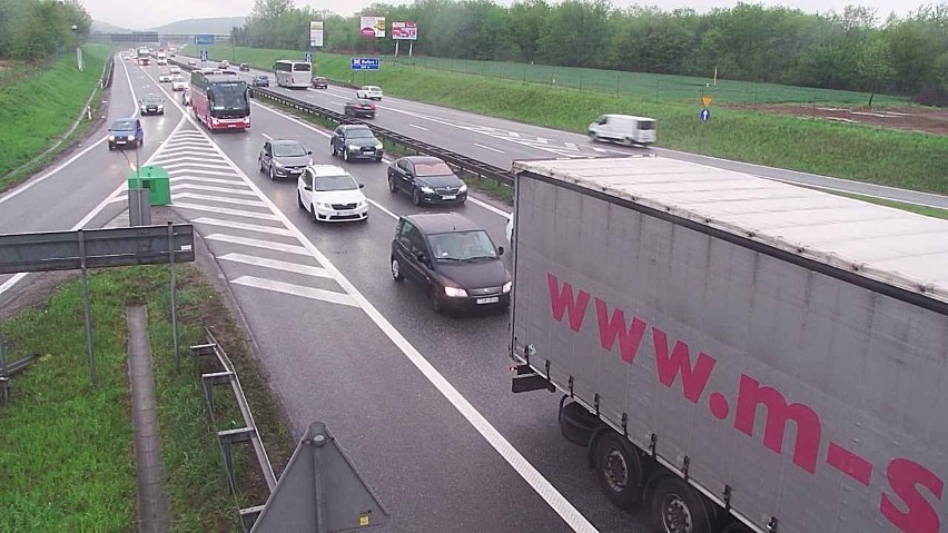 Wypadek na A4 na obwodnicy Krakowa. Jedna osoba została ranna