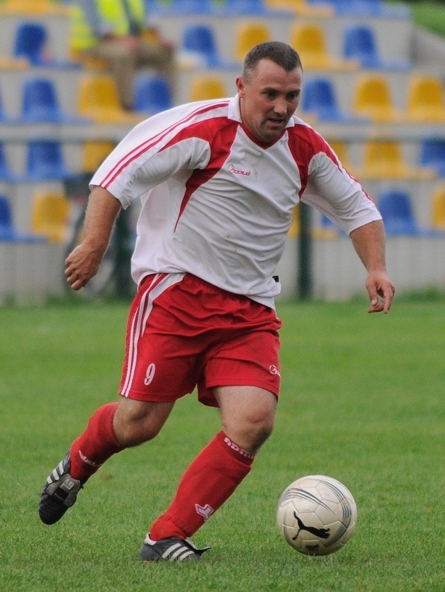Obie bramki dla Rasela zdobył Andrzej Wojciechowski.