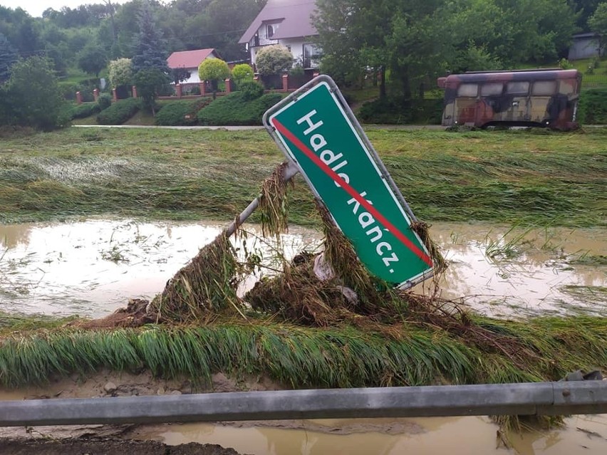 Straty po piątkowej burzy na torowisku Przeworskiej Kolei...