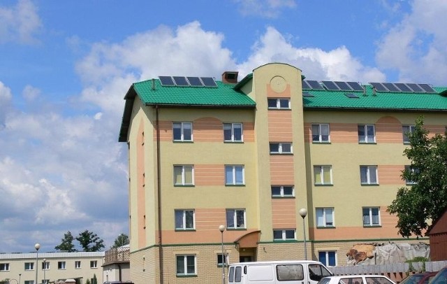 Kolektory słoneczne na dwóch blokach Tarnobrzeskiego Towarzystwa Budownictwa Społecznego.